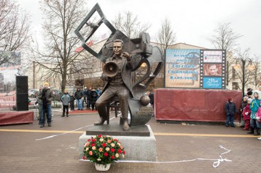 В День народного единства в Подольске торжественно открыли бульвар имени кинорежиссера Евгения Карелова