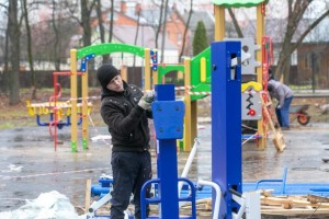 Детскую, спортивную и тренажерную площадки установят в сквере на Красной Горке