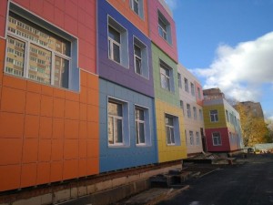 Возобновятся работы по строительству детского сада на Колхозной улице в микрорайоне Красная Горка