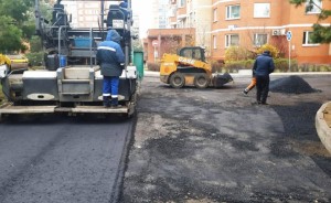 Работы по устройству асфальтобетонного покрытия начали в поселении Рязановское