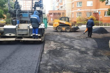 Работы по устройству асфальтобетонного покрытия начали в поселении Рязановское