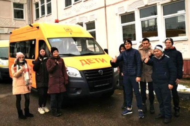 В две сельских школы Большого Подольска поставлены автобусы для перевозки детей