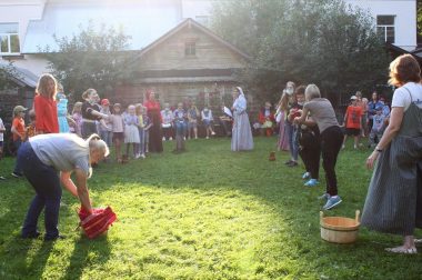 В СДК «Романцево» проходят фольклорно-игровые программы цикла «Все Спасы»