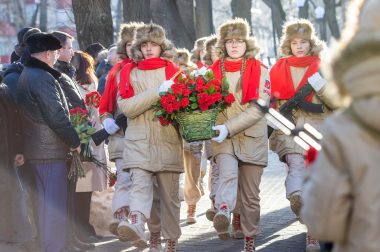 Возложение цветов к памятнику воинам-интернационалистам в Подольске