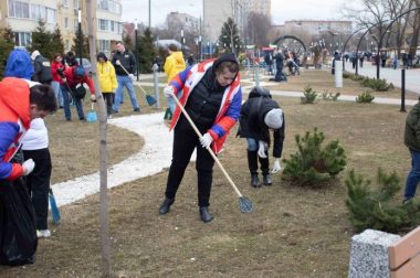 Более 7,5 тысячи человек приняли участие в муниципальном субботнике в Большом Подольске